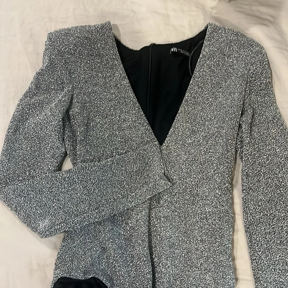 Size XS silver body suit - Picture 2 of 3